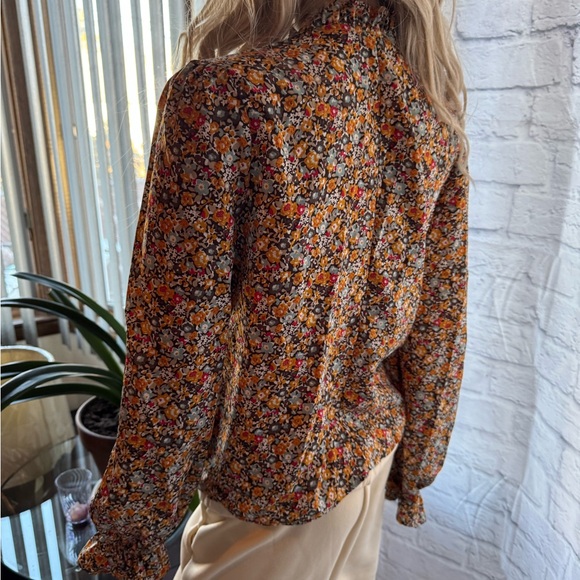 Two Spring Blouses - Picture 5 of 6